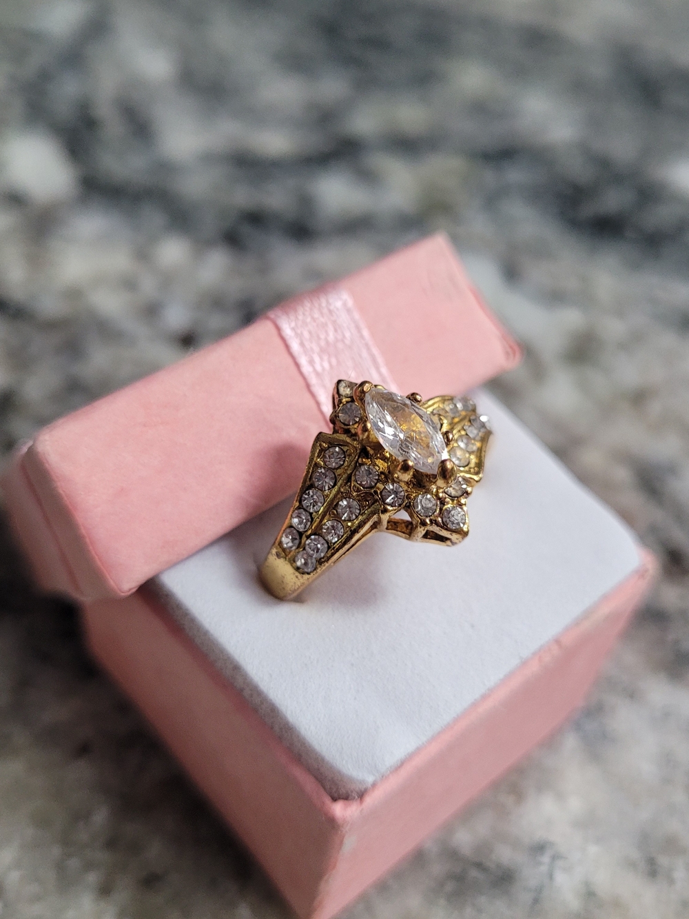 Vintage Gold Tone Ring Sz 9